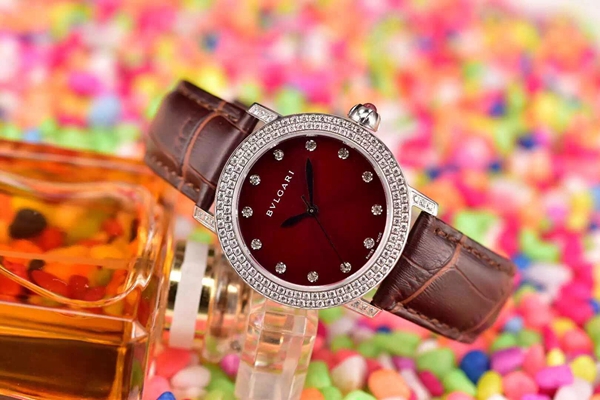 ブルガリ時計正面デザイン